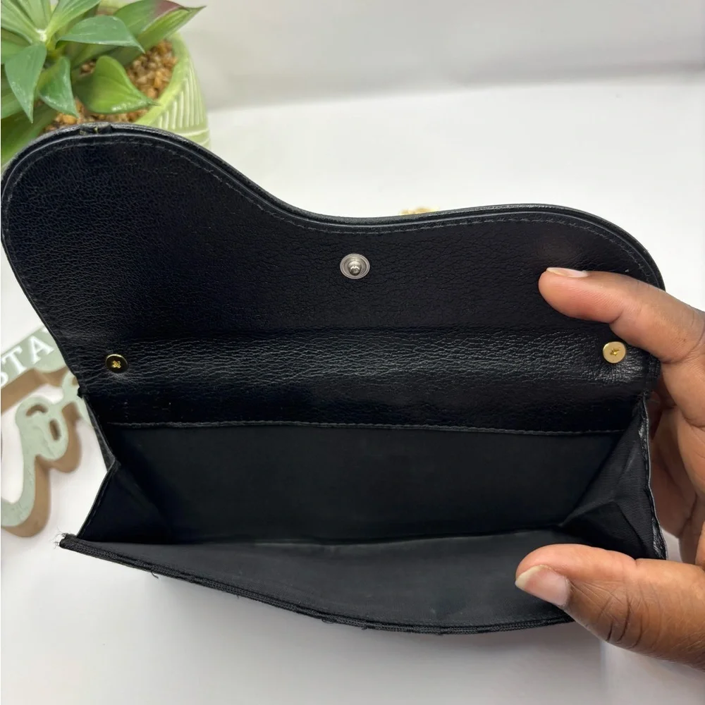 Elegant Christian Dior Wallet on Chain - Picture 8 of 14
